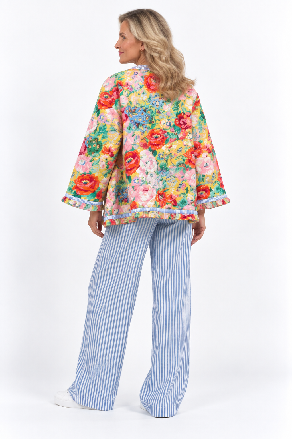 Amaryllis™ – Vibrant Floral Statement Jacket